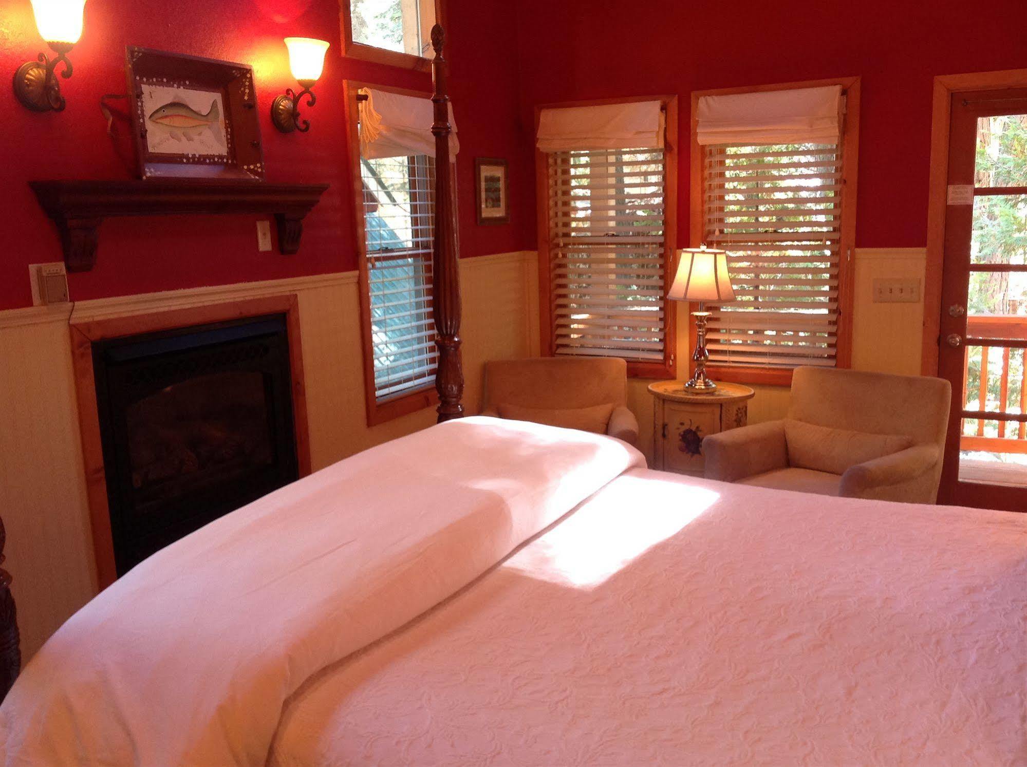 Elliott House Boutique 3*